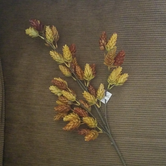 28" Artificial Hops Stem - Threshold™ - Picture 5 of 8